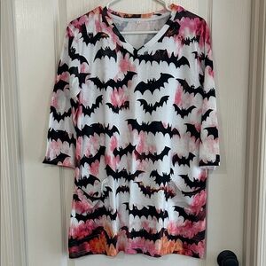 Bat Print V-Neck Top